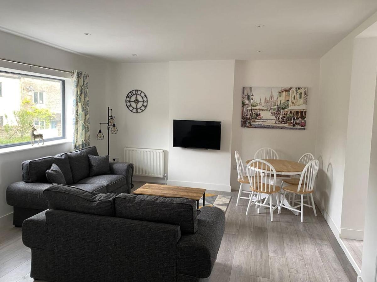 Stunning Modern Apartment In The Cotswolds Chalford Exterior photo